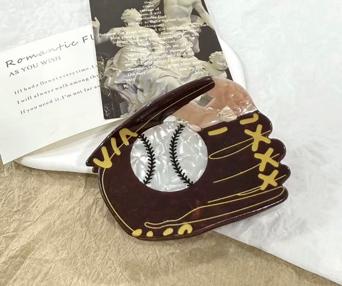 Game Day Baseball Glove Claw Clip